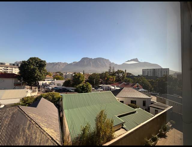 472M² BUILDING TO LET IN CLAREMONT